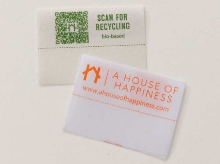 A House of Happiness start met een duurzaam retourbeleid voor gordijnen.