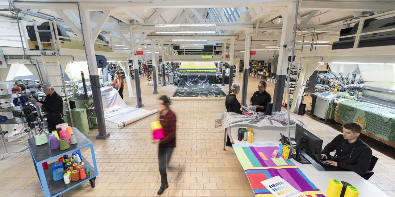 TextielLab viert 25 jaar: waar makers en machines samen de toekomst van textiel vormgeven